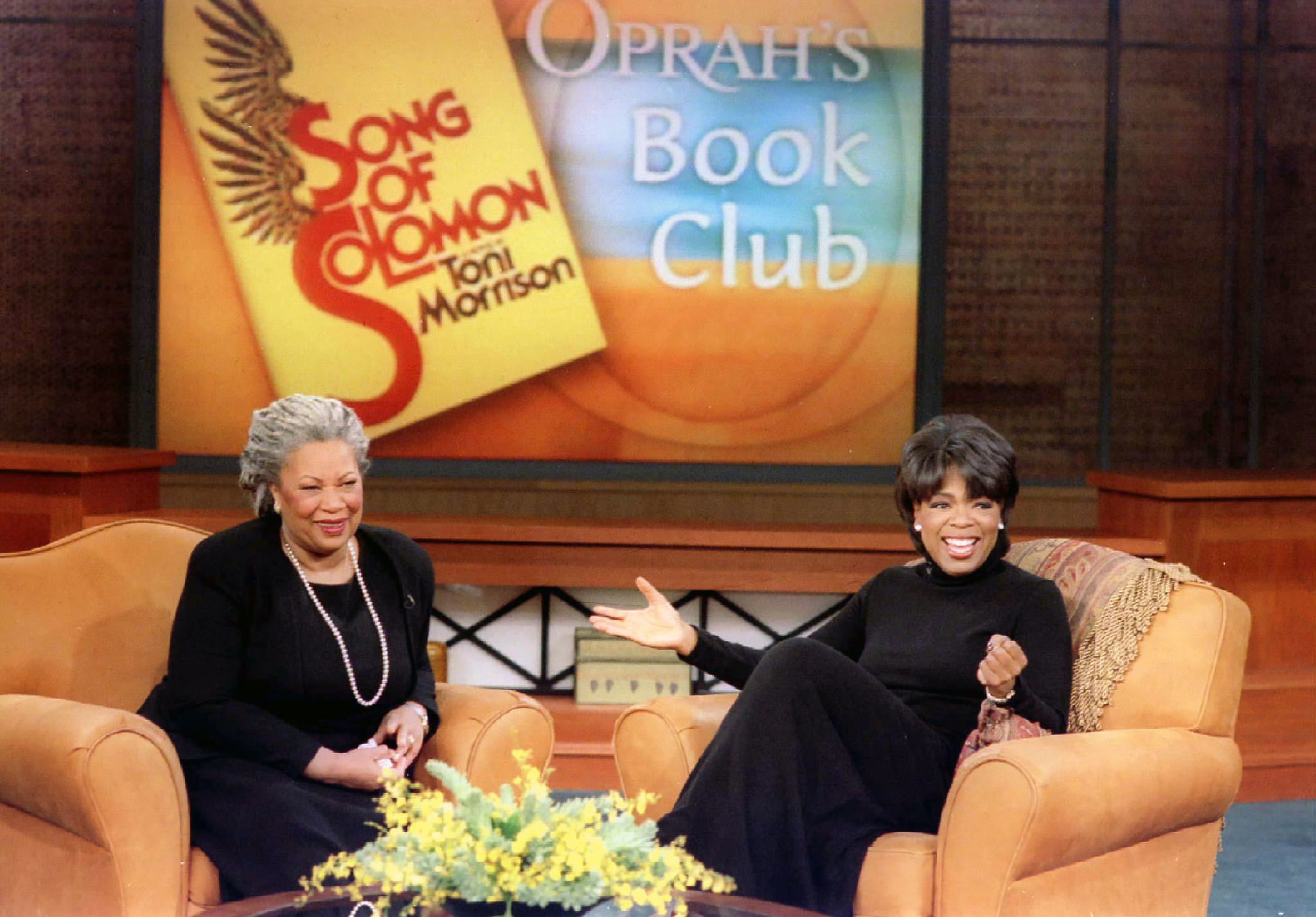 Nobel Prize-winning author Toni Morrison joins Oprah Winfrey on Oprah's Book Club in 1996. (© Reuters/CORBIS)